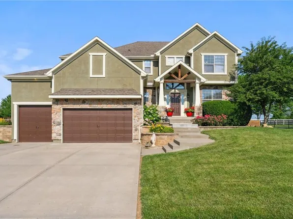 936 SW Raintree Dr, Lees Summit, MO 64082