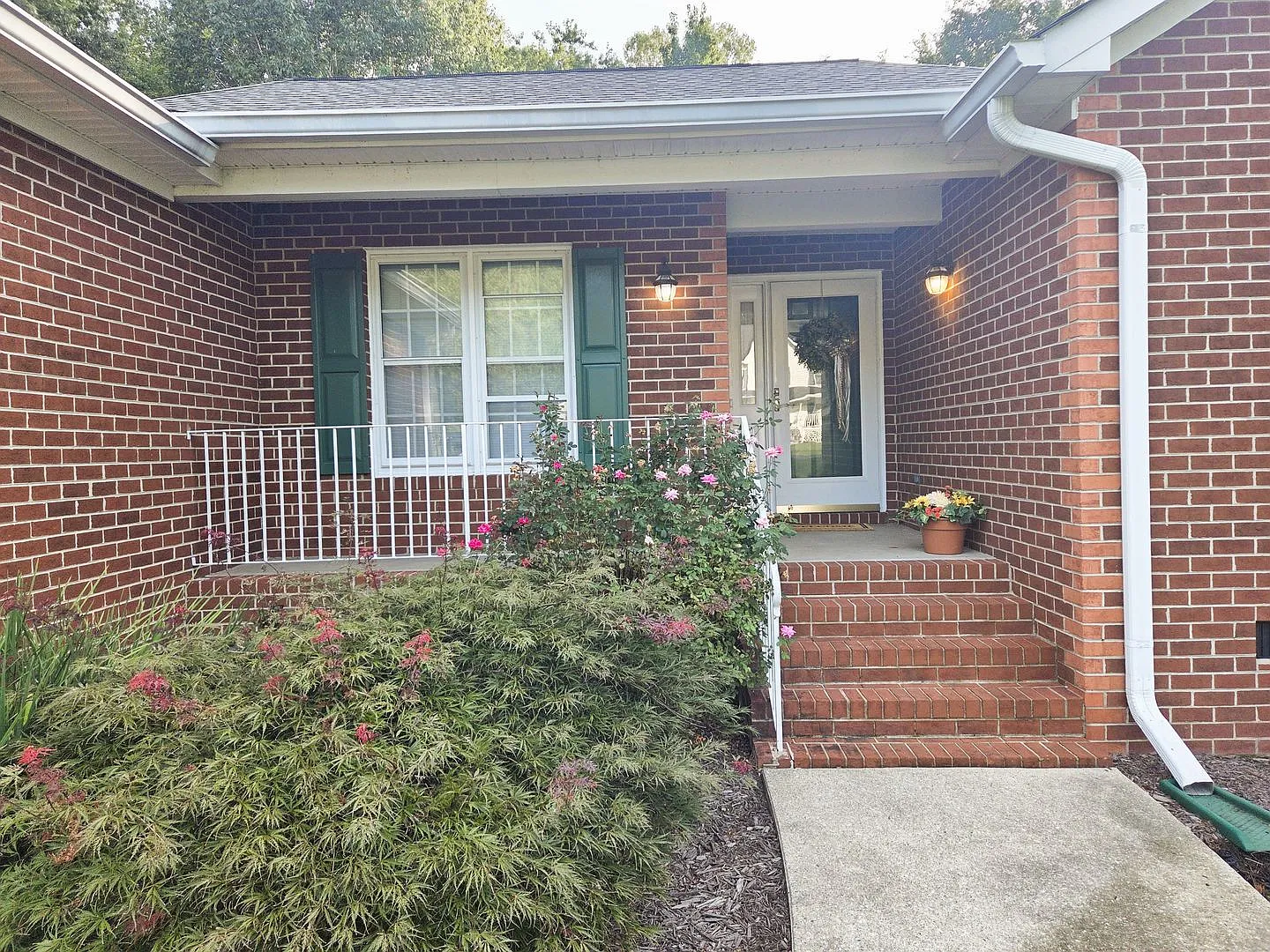 6 Month Lease Opportunity With Lawncare Provided Moseley Virginia — Photo 2