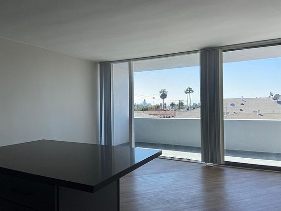 4th image of 1830 N Kingsley Dr #206