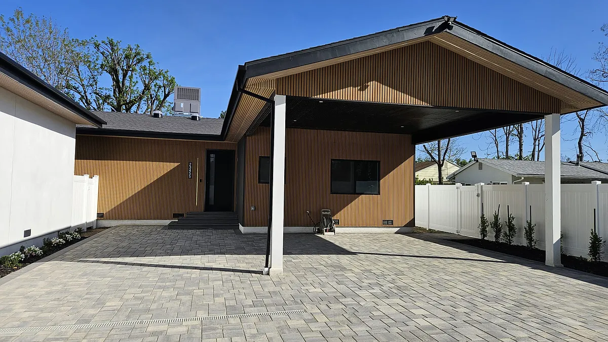 Building Photo - 23455 Burbank Blvd