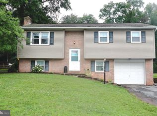 1065 S Cocalico Rd, Denver, PA 17517