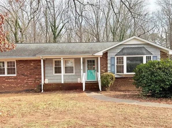 3104 Rolling Rd, High Point, NC 27265