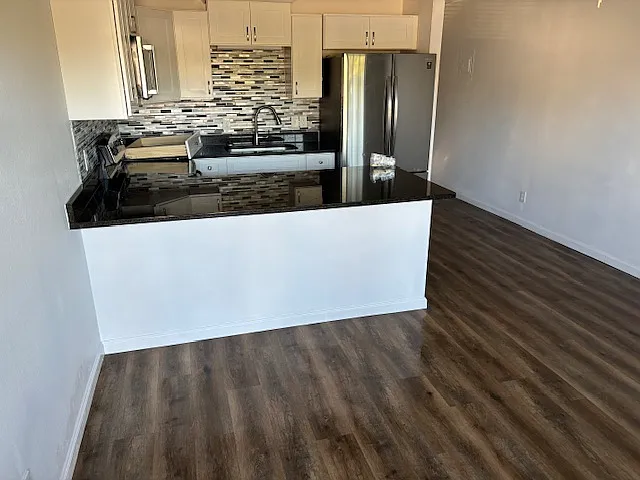 1 bed, 900 sqft, $1,045 — Photo 2