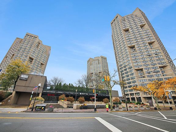 2nd image of 7000 Boulevard East APT 17C