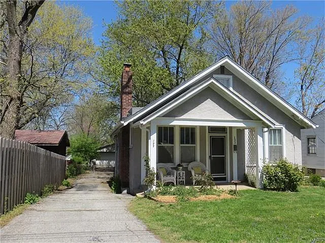133 Wilson Ave photo 1