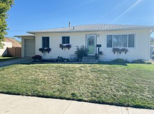 428 15th Ave W, Williston, ND 58801