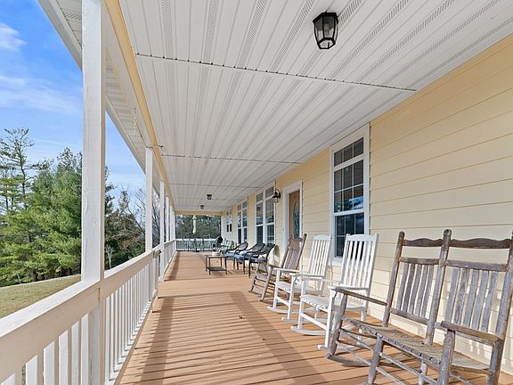 4th image of 1840 Longview Ln