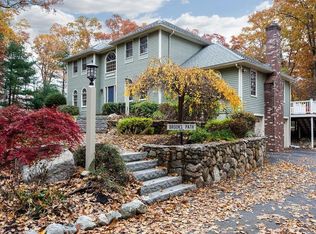 160 Mountain St, Sharon, MA 02067
