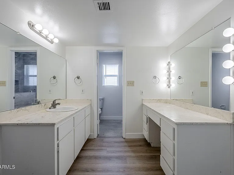 1904 E Manhatton Dr — Photo 32