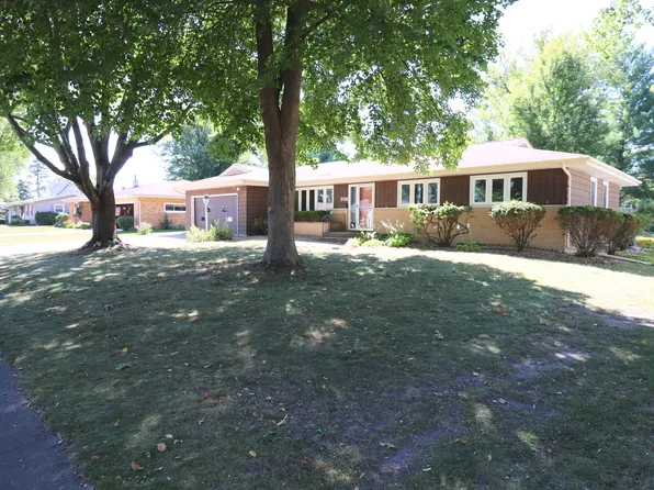 702 Eastmor Dr, Princeton, IL 61356