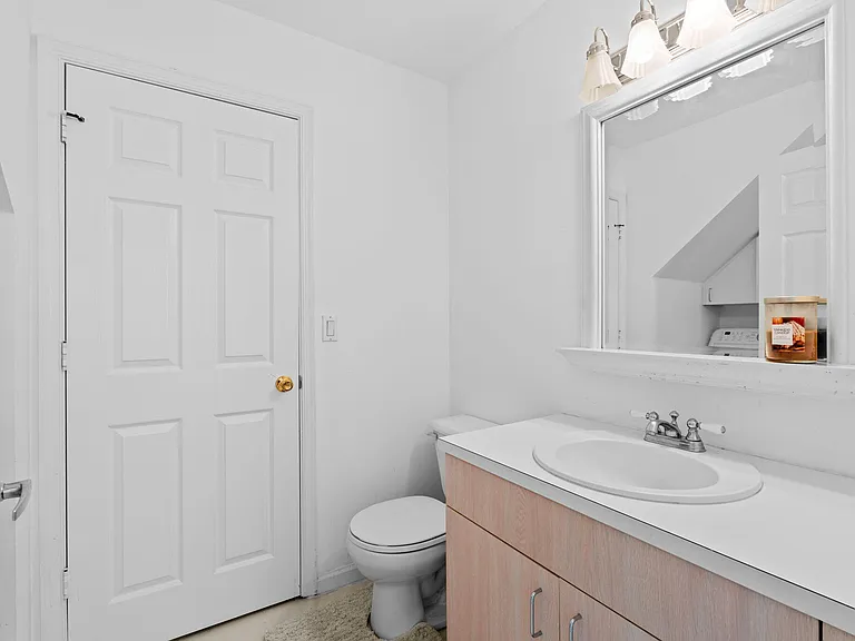 111 Weybridge Cir — Photo 34