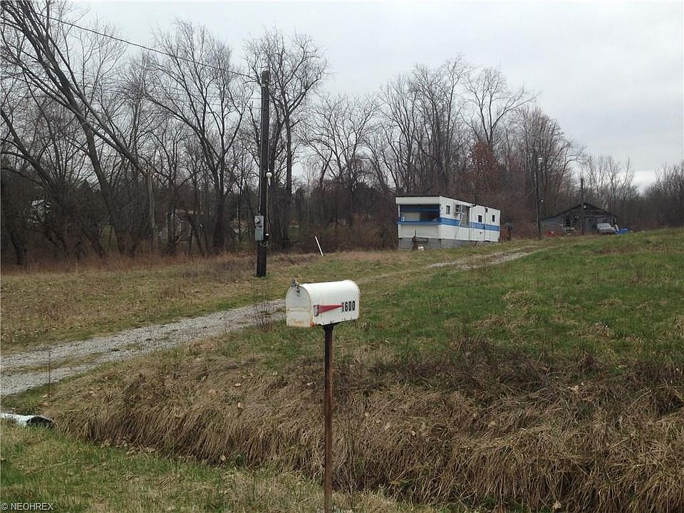 2nd image of 1600 Cates Rd