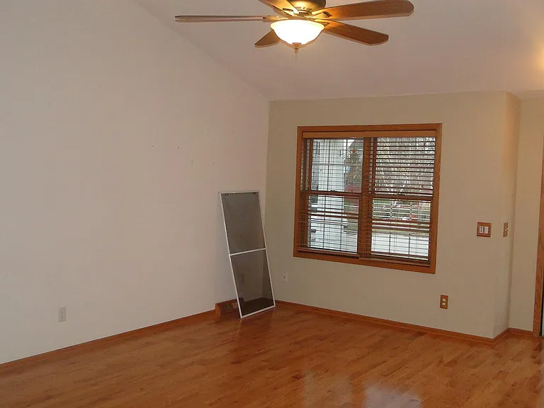 1241 Gas Light Dr — Photo 9