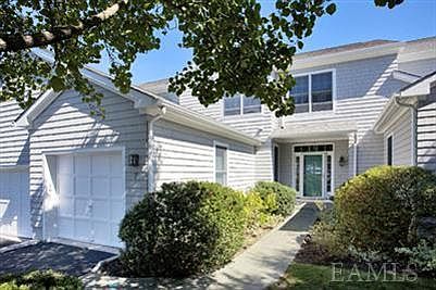 2nd image of 7 Country Club Ln