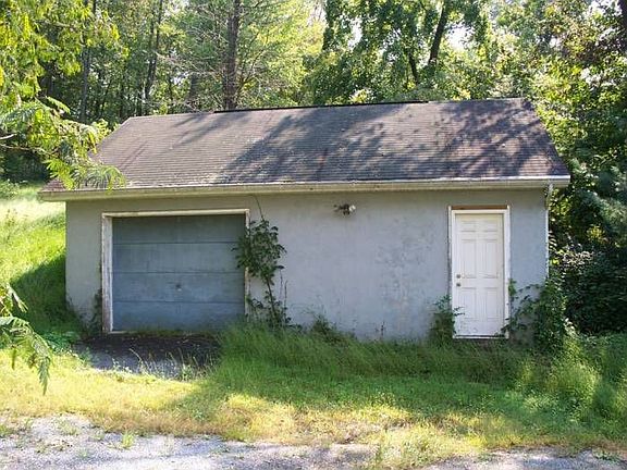 Detached Garage/Worship