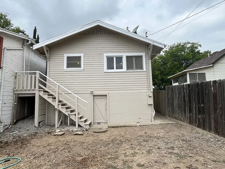 1434 Pine St — Photo 18