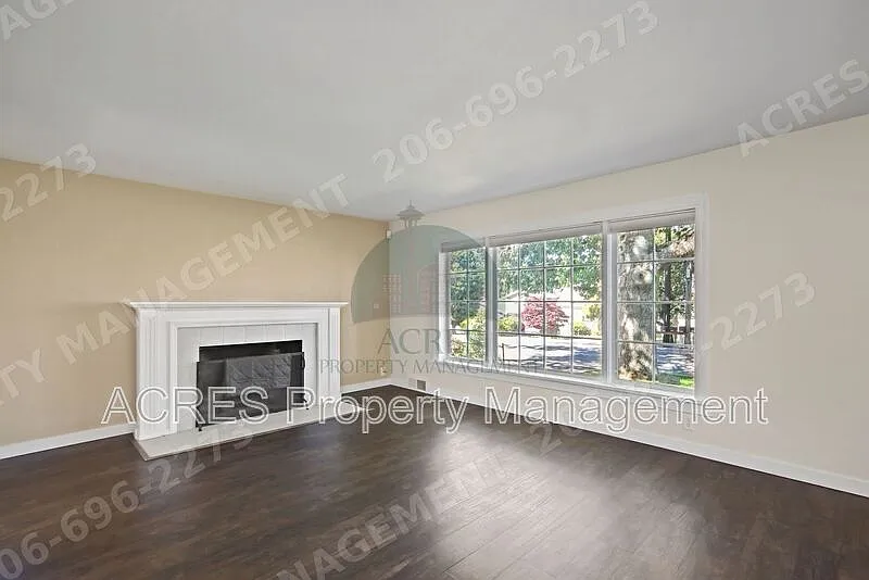 3 bed, 2.0 bath, 2100 sqft, $3,675 — Photo 3