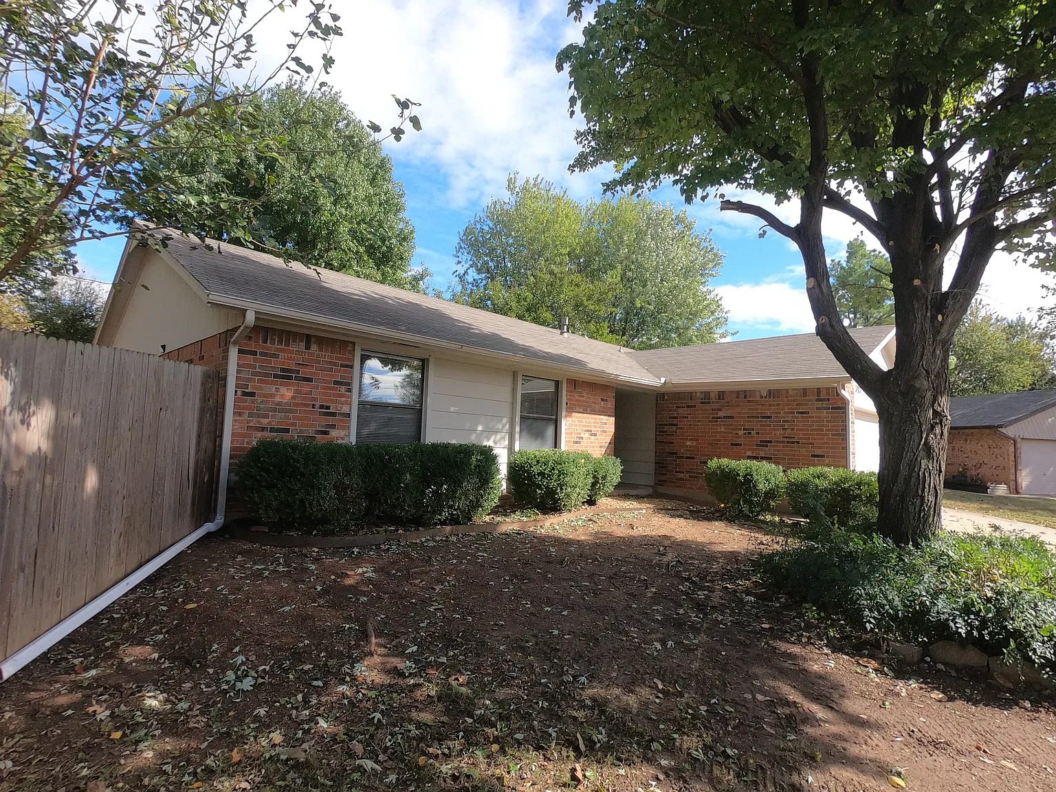 3 bed, 1392 sqft, $1,550 — Photo 2