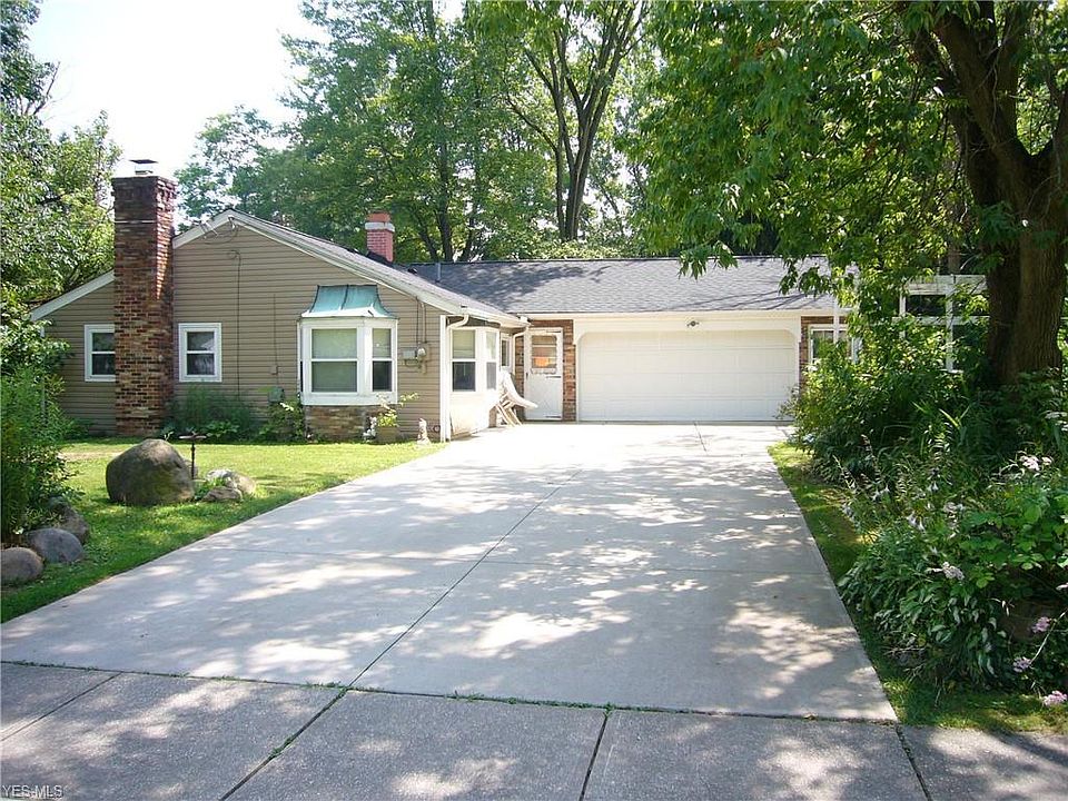 1st image of 9906 Oakwood Dr
