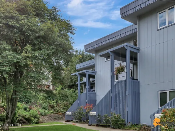 832 O Pl, Anchorage, AK 99501