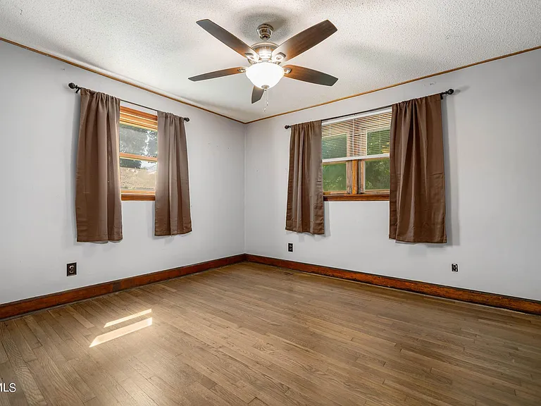 422 Gap Creek Rd — Photo 23