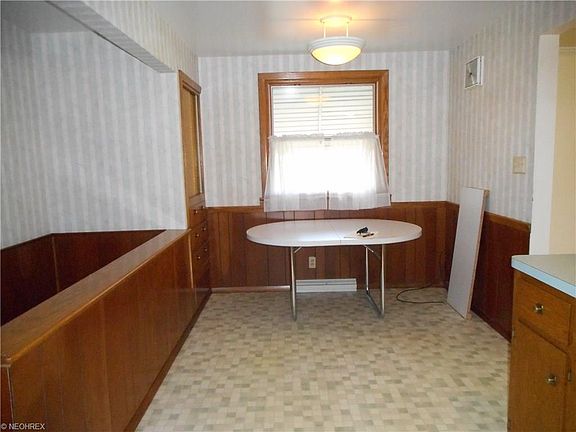 5th image of 3215 White Beech Ln