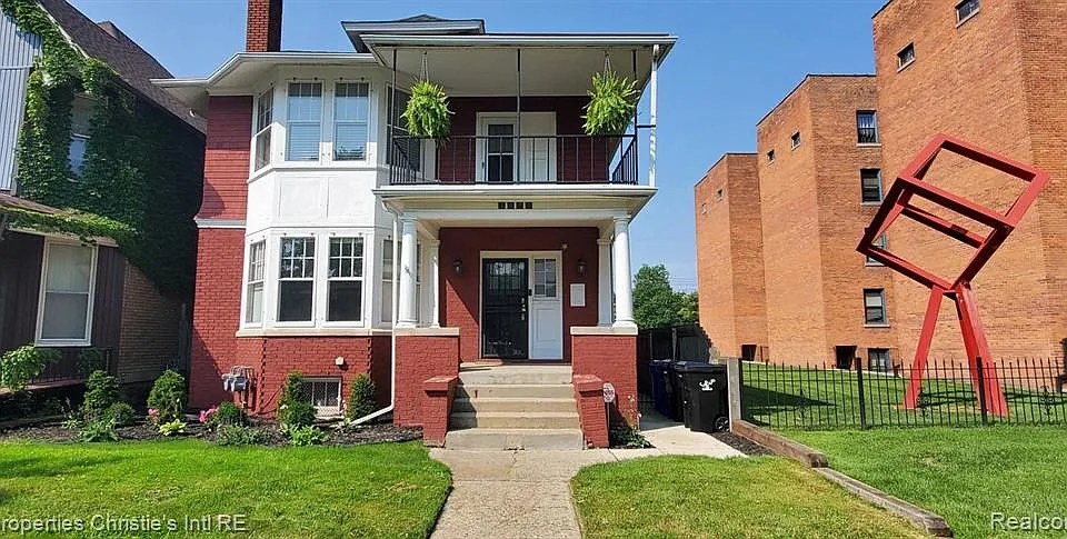 1071 Van Dyke St #2