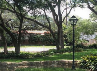 138 Park Hill Dr, Olmos Park, TX 78212