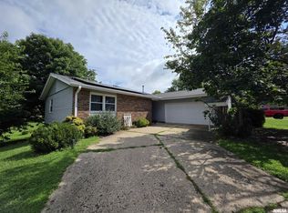 2122 Highwood Ave, Pekin, IL 61554