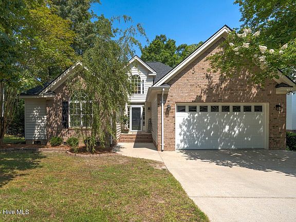 3rd image of 3052 Woods Walk Way