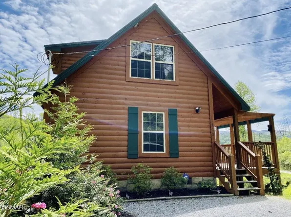 306 N Circle Dr, Gatlinburg, TN 37738