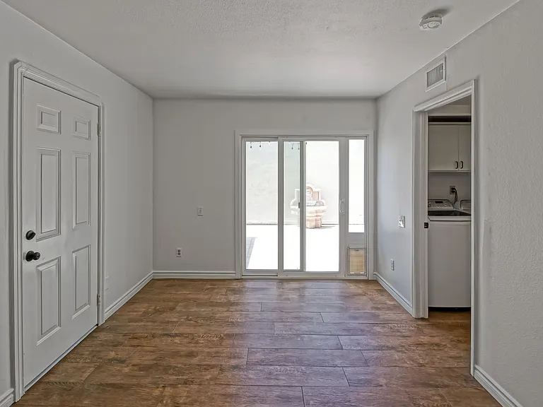 7148 Island Village Dr — Photo 20