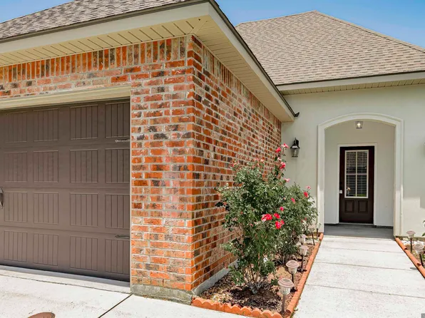 16255 White Rose Dr, Baton Rouge, LA 70817