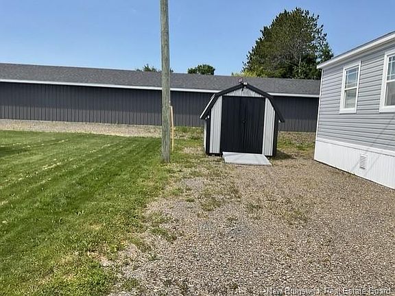 3rd image of 60 Carr Ln