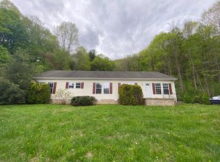 964 Hampton Creek Rd, Roan Mountain, TN 37687