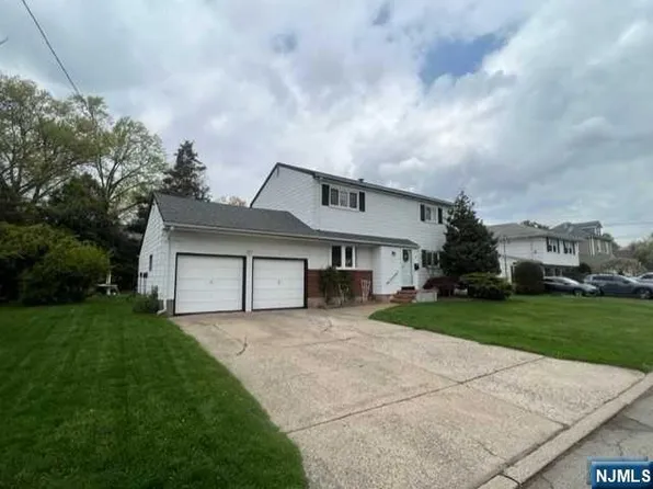 66 Omaha St, Dumont, NJ 07628