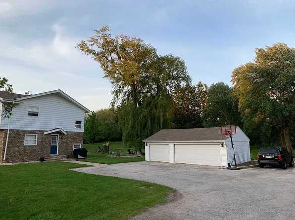 2940 N 184th St, Brookfield, WI 53045