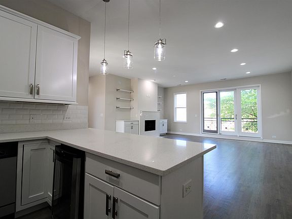 5th image of 3434-3440 N Elston Ave #101