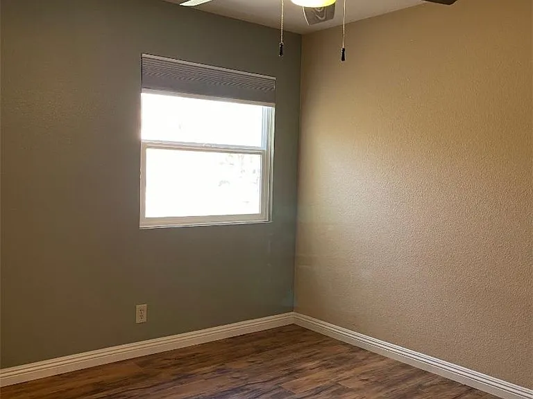 5905 April Ln — Photo 18