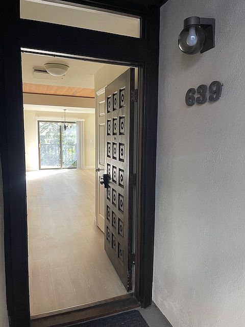 1st image of 639 Lytton Ave