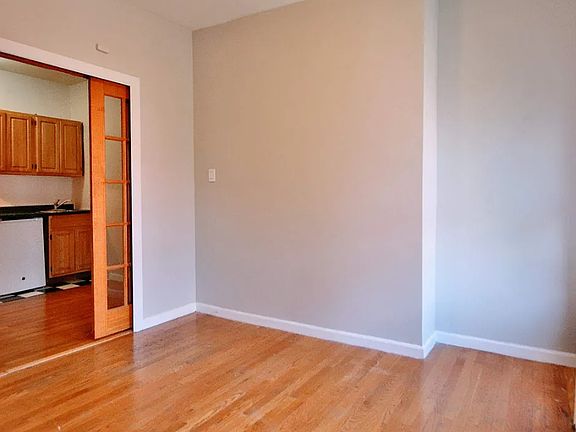 3rd image of 514 E 5th St APT 8