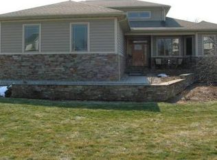 1233 Redwood Hills Cir, Carlisle, PA 17015