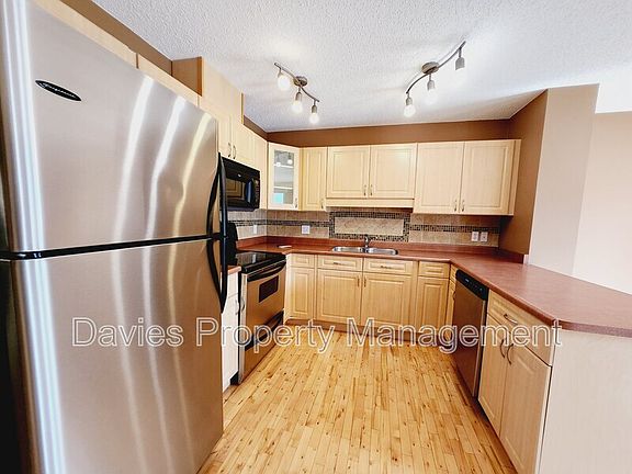 3rd image of 409 Hudson Ct NW