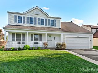 858 Royal Glen Ln, Carol Stream, IL
