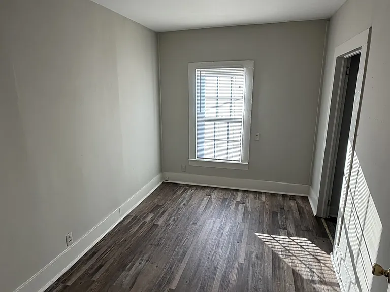 604 E Church St — Photo 5