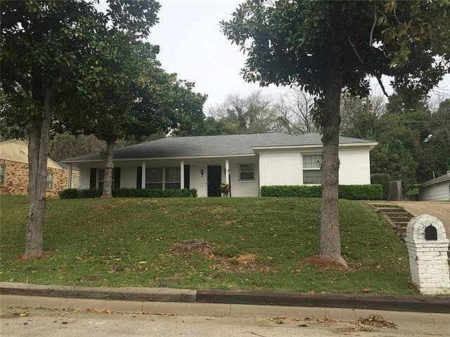 1st image of 905 Brookwood Dr