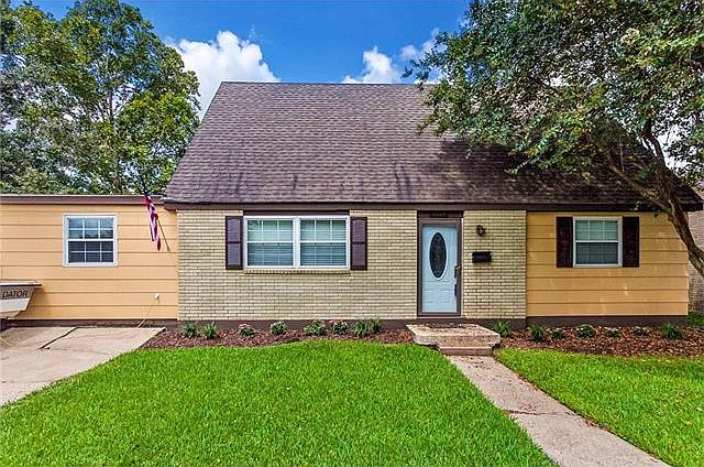 1st image of 3809 E Louisiana Dr