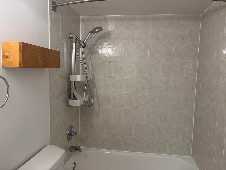Shower/tub combo