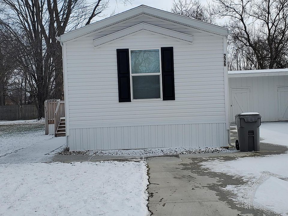 Exterior Image-1-Clayton - Wakarusa Redbud Estates