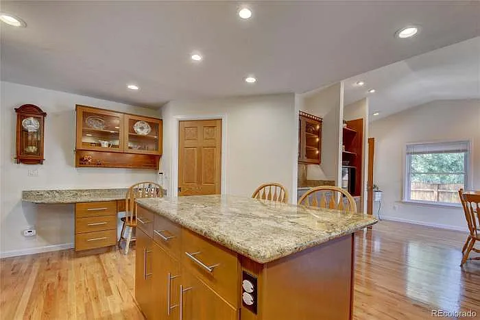 409 S Alkire St — Photo 9